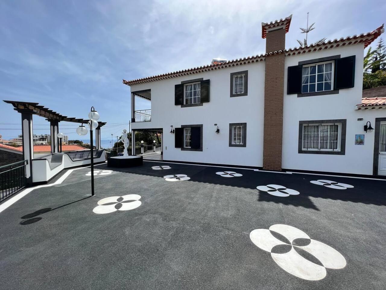 Comfortable 2-Bedroom Apartment For Relaxing Stays Funchal  Esterno foto
